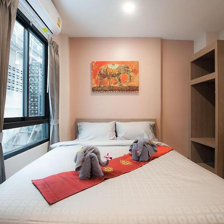 The Moon Night Hotel Bangkok Kültér fotó