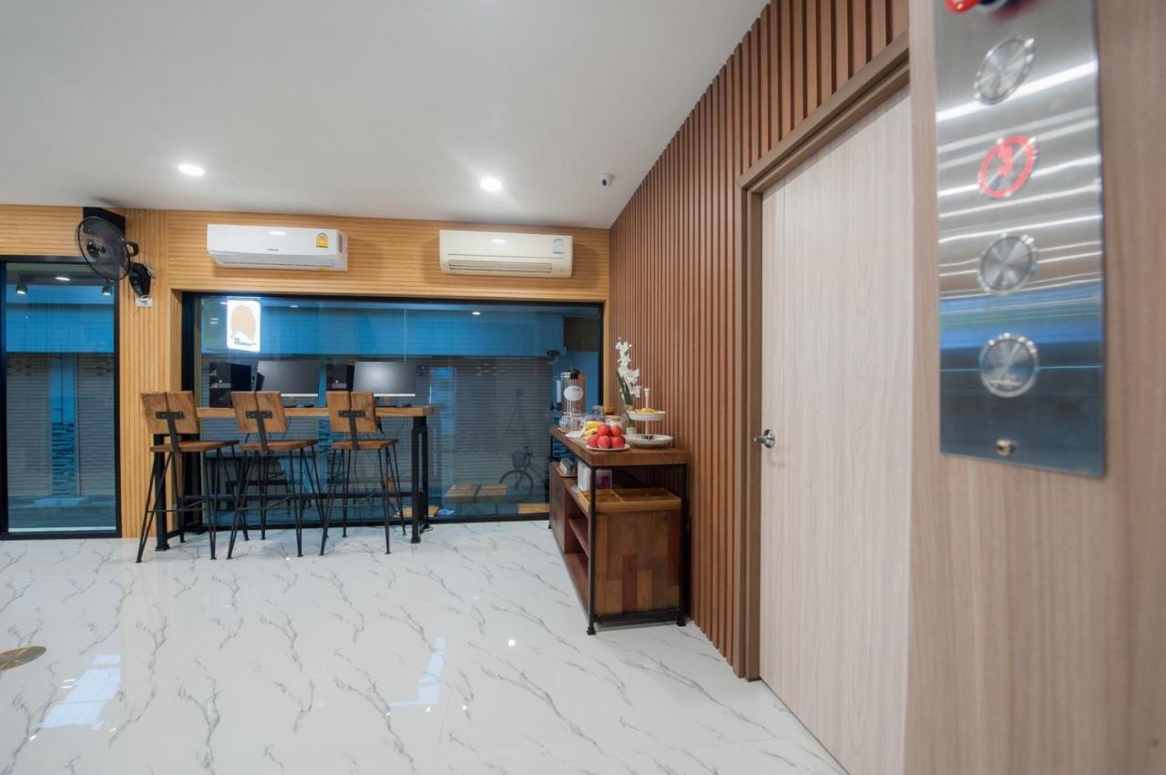 The Moon Night Hotel Bangkok Kültér fotó